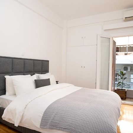 City Center Apt. On A Traffic Free Street Athena Bagian luar foto