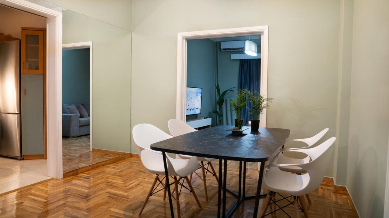 City Center Apt. On A Traffic Free Street Athena Bagian luar foto