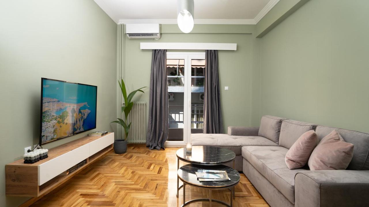 City Center Apt. On A Traffic Free Street Athena Bagian luar foto