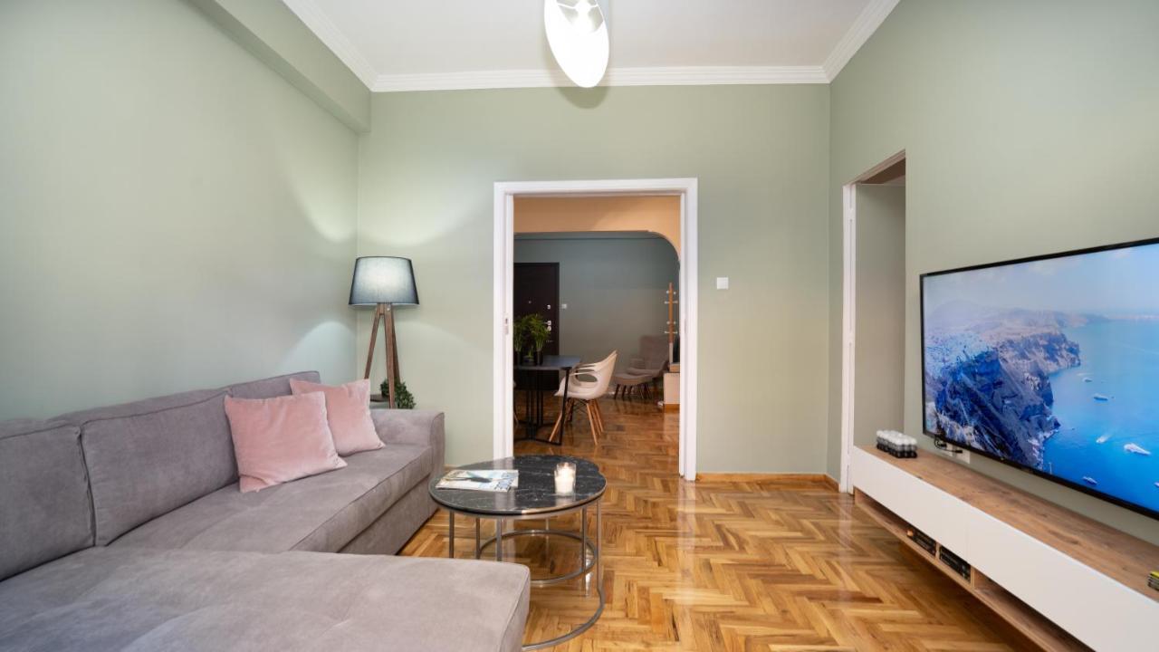 City Center Apt. On A Traffic Free Street Athena Bagian luar foto